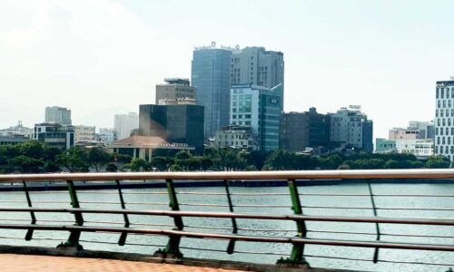 ben plus michelle rent an apartment in da nang, vietnam